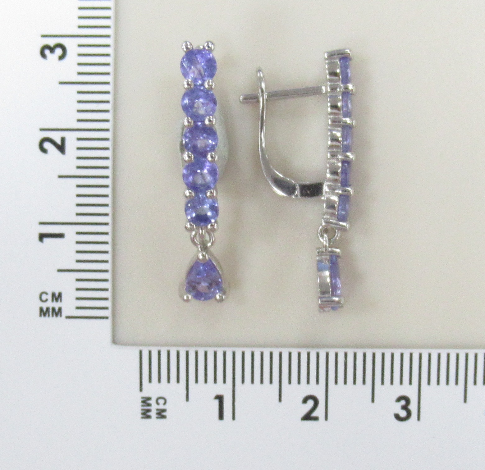 Серебряные серьги 925 пробы; вставки 12 Танзанит 2,53ct;